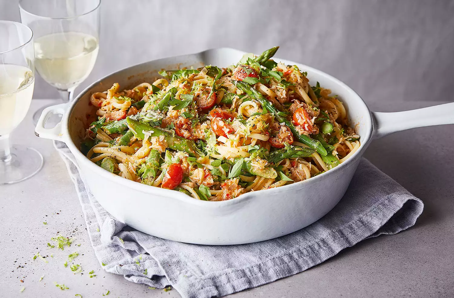 Crab & asparagus linguine