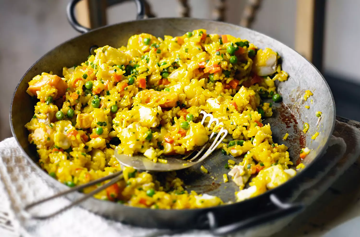 Quick fish paella