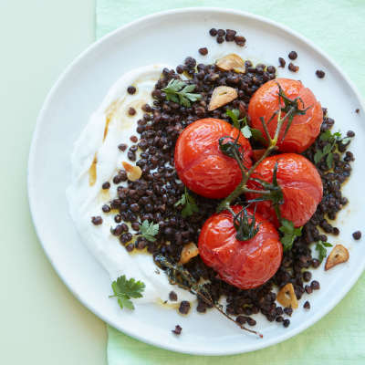 Roasted tomatoes, beluga lentils and greek yogurt