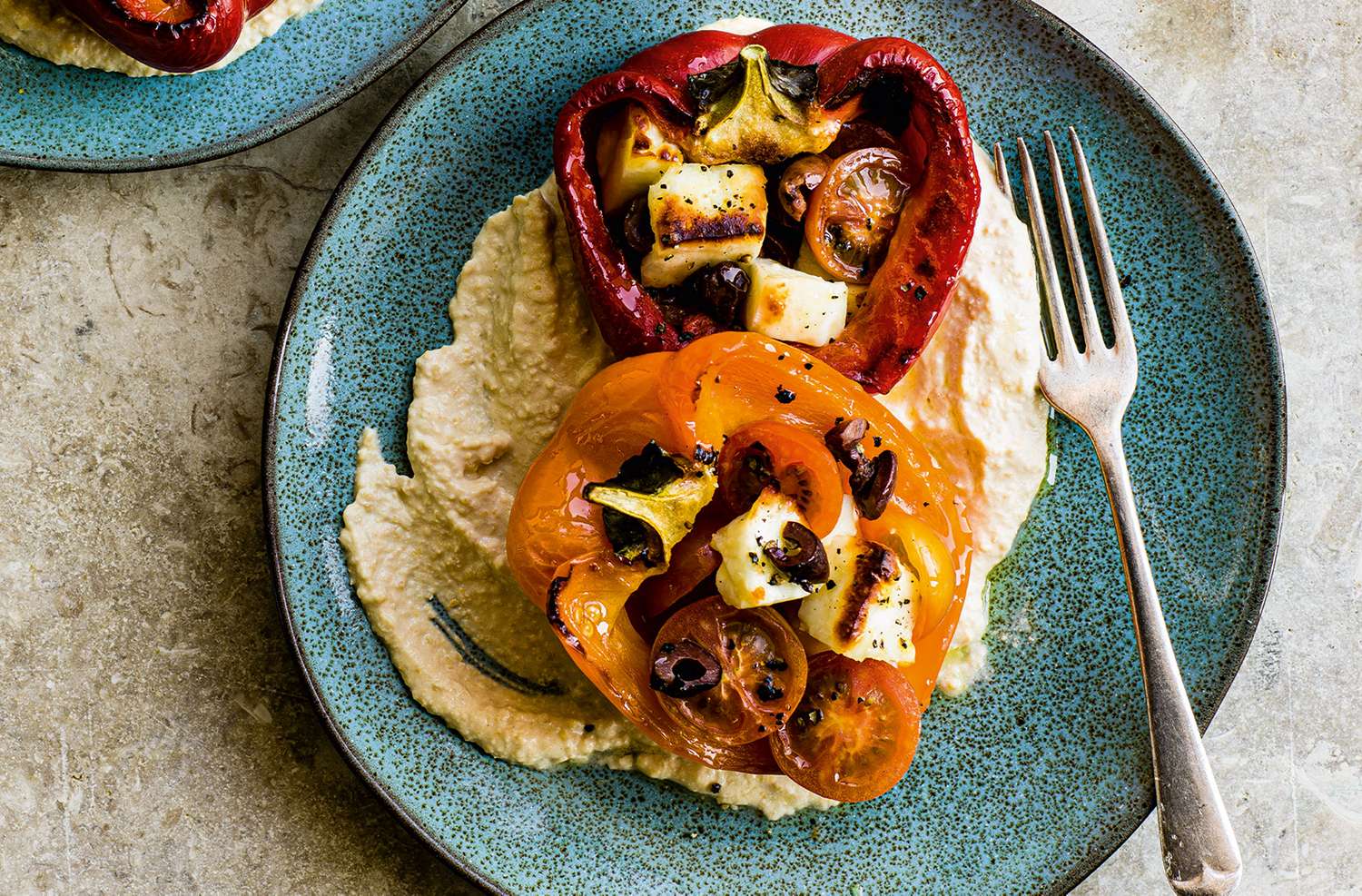 Grilled peppers with halloumi, olives & houmous